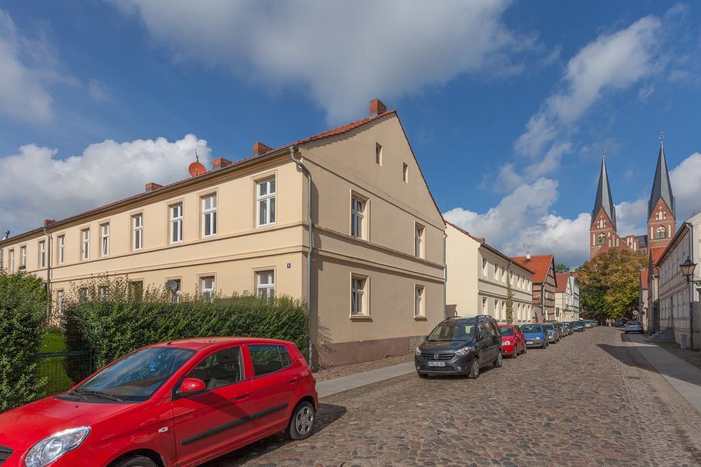 Altstadt Ferienwohnung Neuruppin Exterior photo